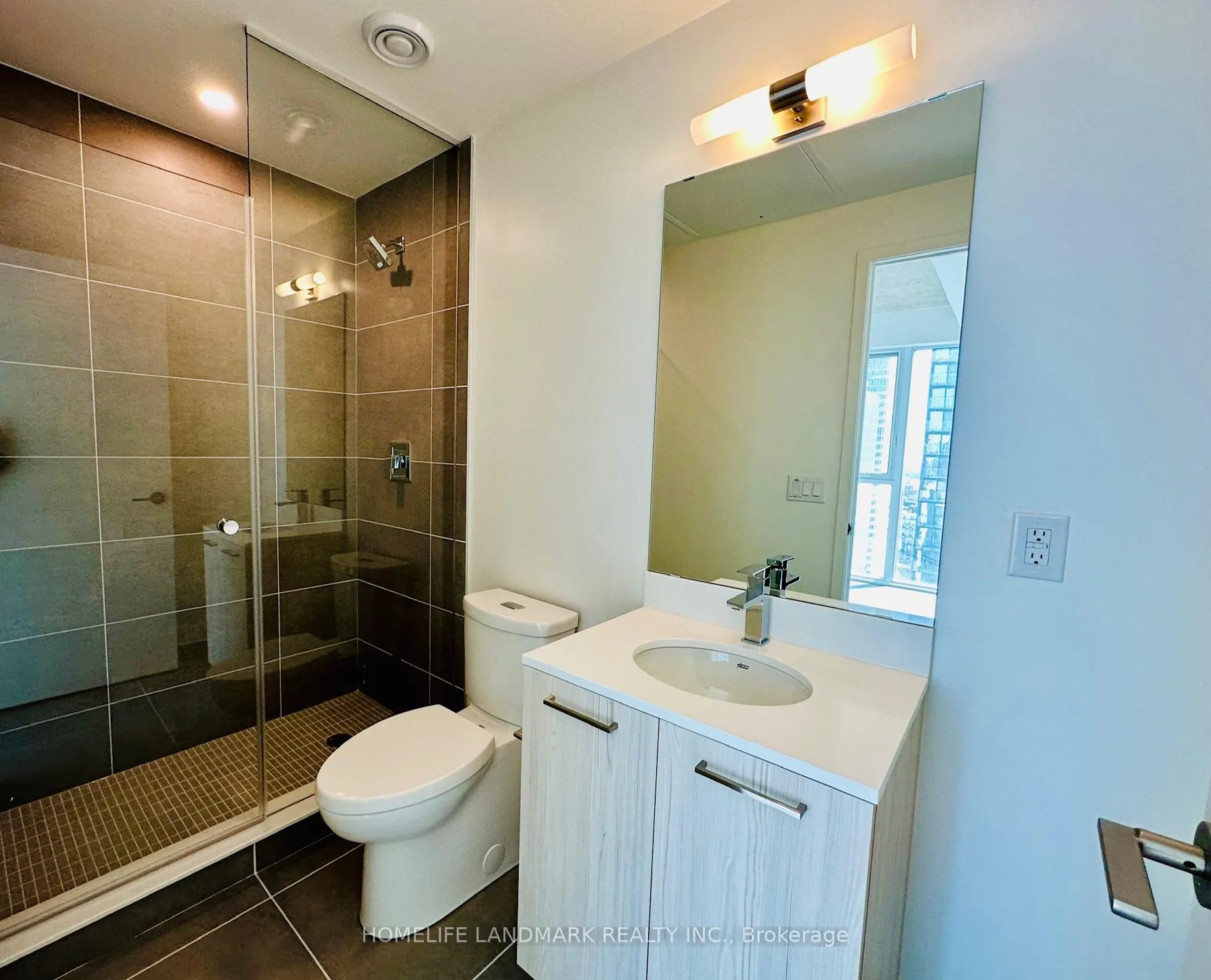 Photo 7 of Unit 2403, 65 Mutual Street, Toronto, Church-Yonge Corridor — HOMEH