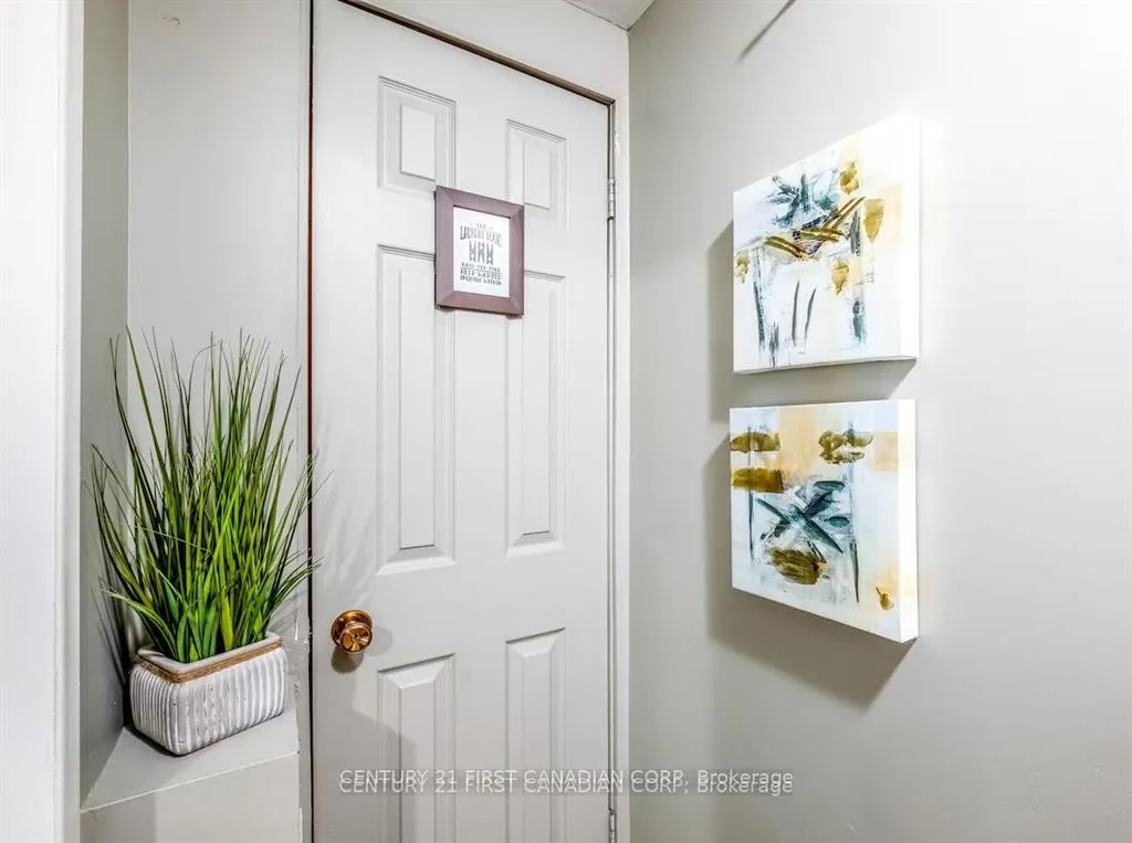Photo 3 of Unit Unit A, 705 Conservation Drive, Waterloo — HOMEH