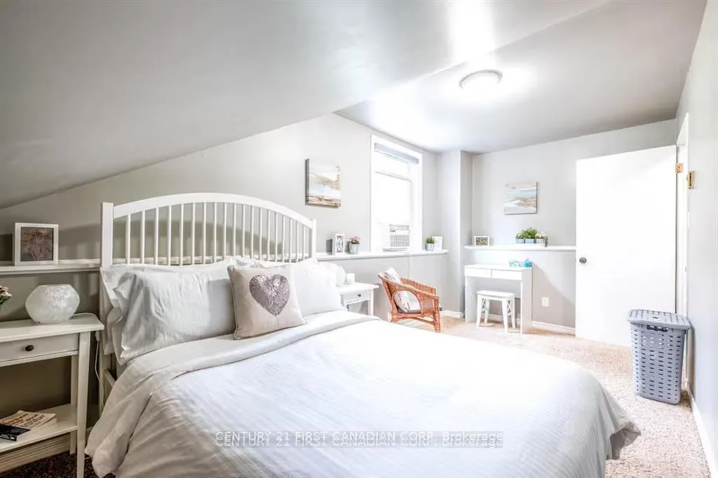Photo 7 of Unit Unit A, 705 Conservation Drive, Waterloo — HOMEH
