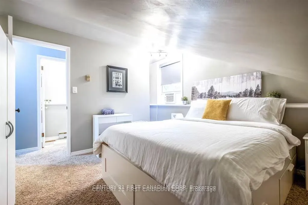 Photo 8 of Unit Unit A, 705 Conservation Drive, Waterloo — HOMEH