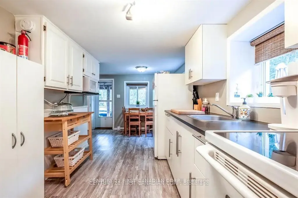 Photo 12 of Unit Unit A, 705 Conservation Drive, Waterloo — HOMEH