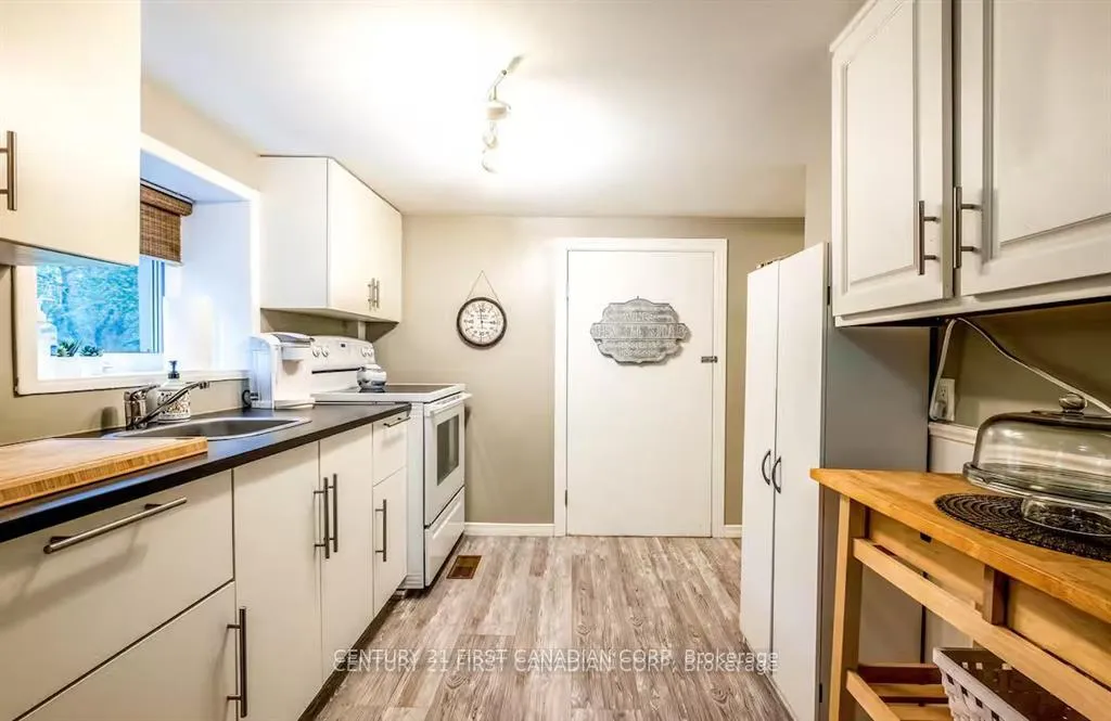 Photo 14 of Unit Unit A, 705 Conservation Drive, Waterloo — HOMEH