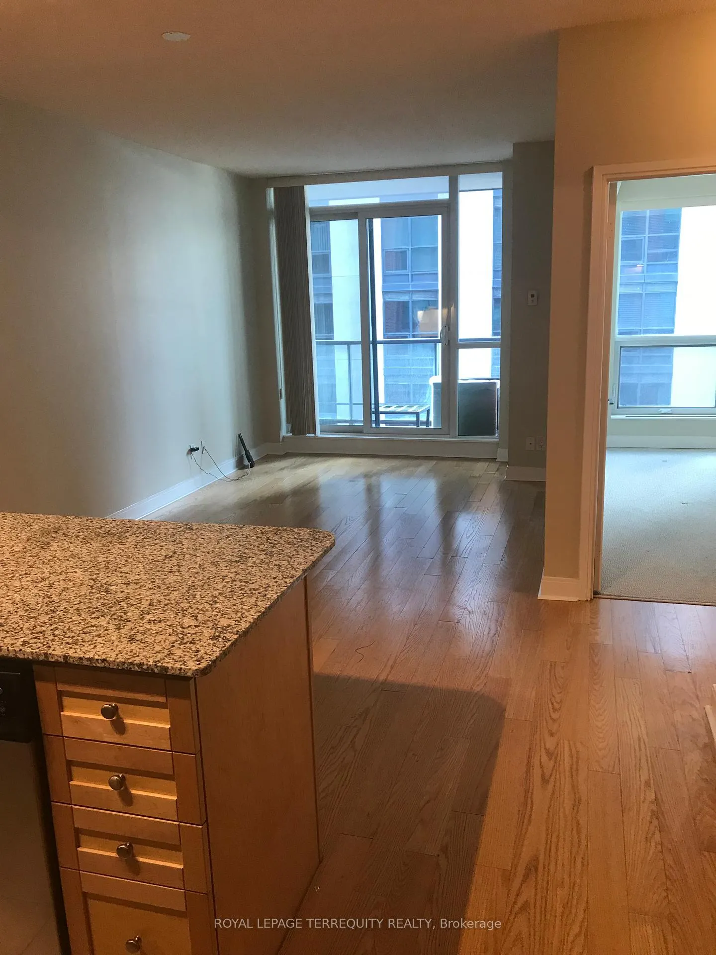 Photo 11 of Unit 804, 38 The Esplanade, Toronto, Waterfront Communities — HOMEH