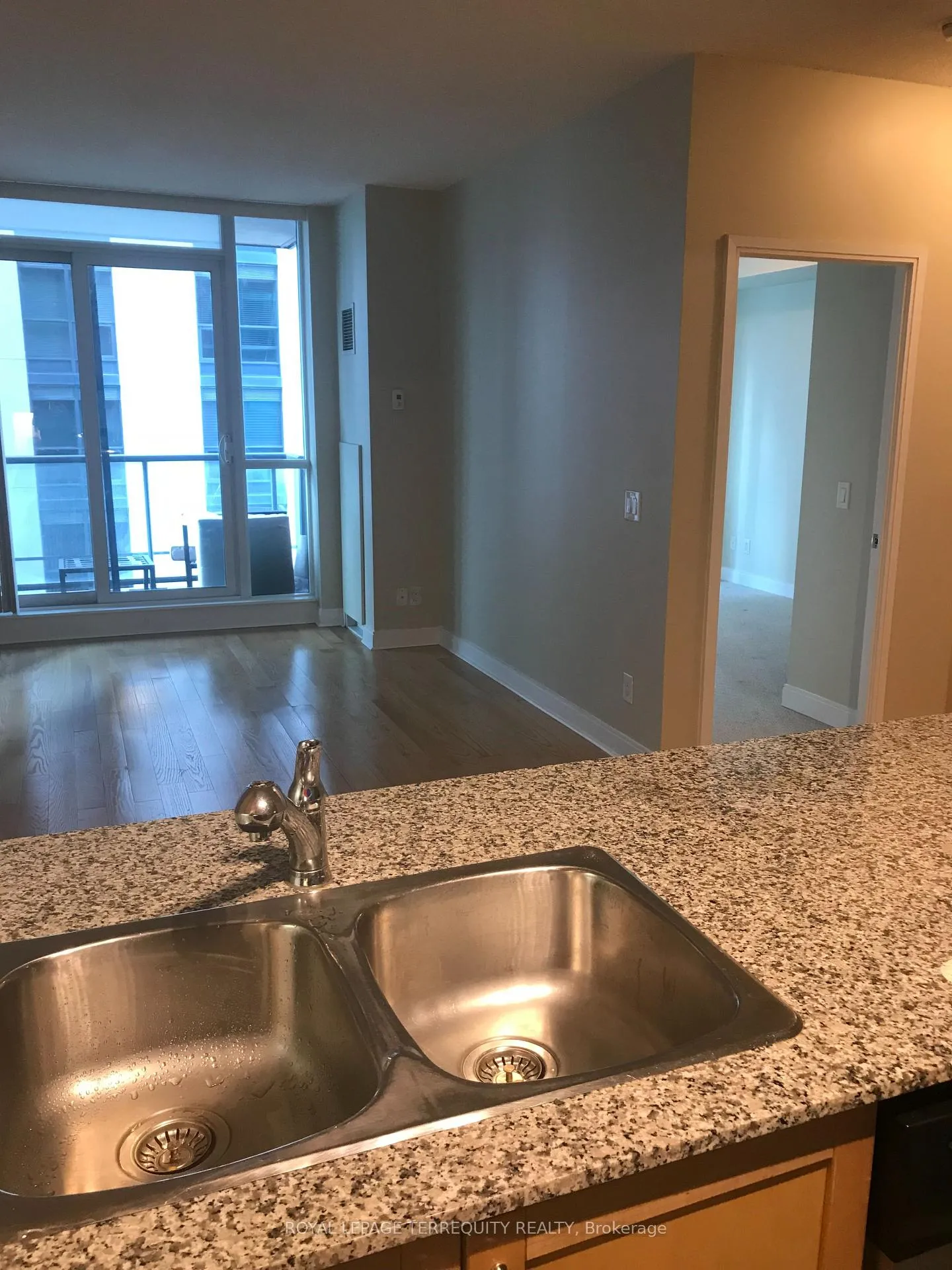 Photo 12 of Unit 804, 38 The Esplanade, Toronto, Waterfront Communities — HOMEH