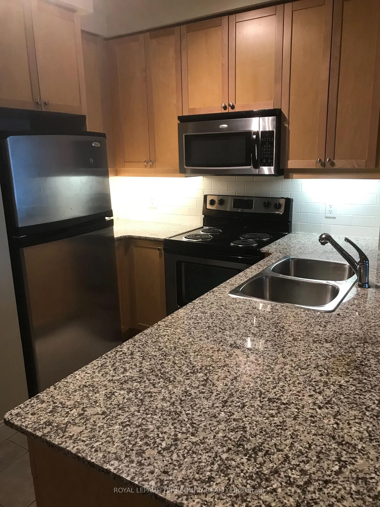 Photo 13 of Unit 804, 38 The Esplanade, Toronto, Waterfront Communities — HOMEH