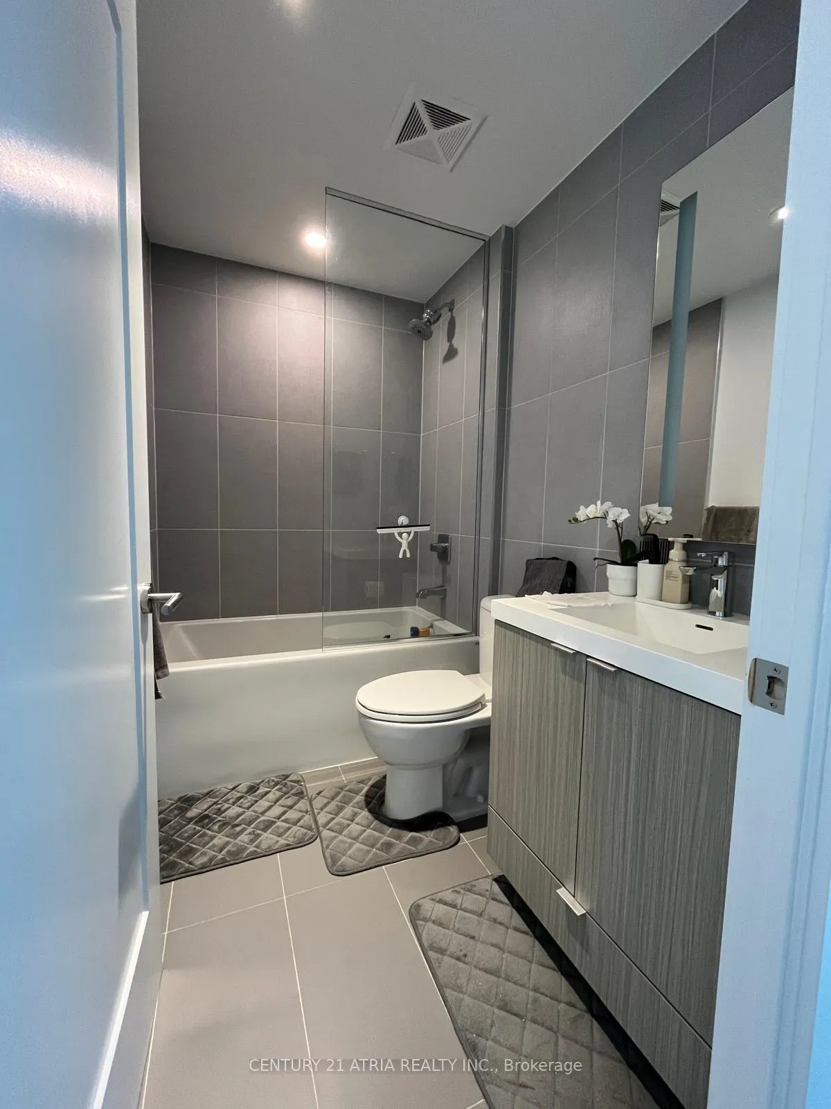 Photo 12 of Unit 3219, 585 Bloor Street E, Toronto, North St. James Town — HOMEH