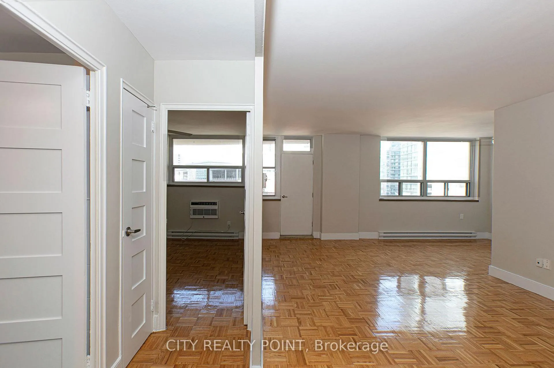 Photo 1 of Unit 1002, 55 Isabella Street, Toronto, Church-Yonge Corridor — HOMEH