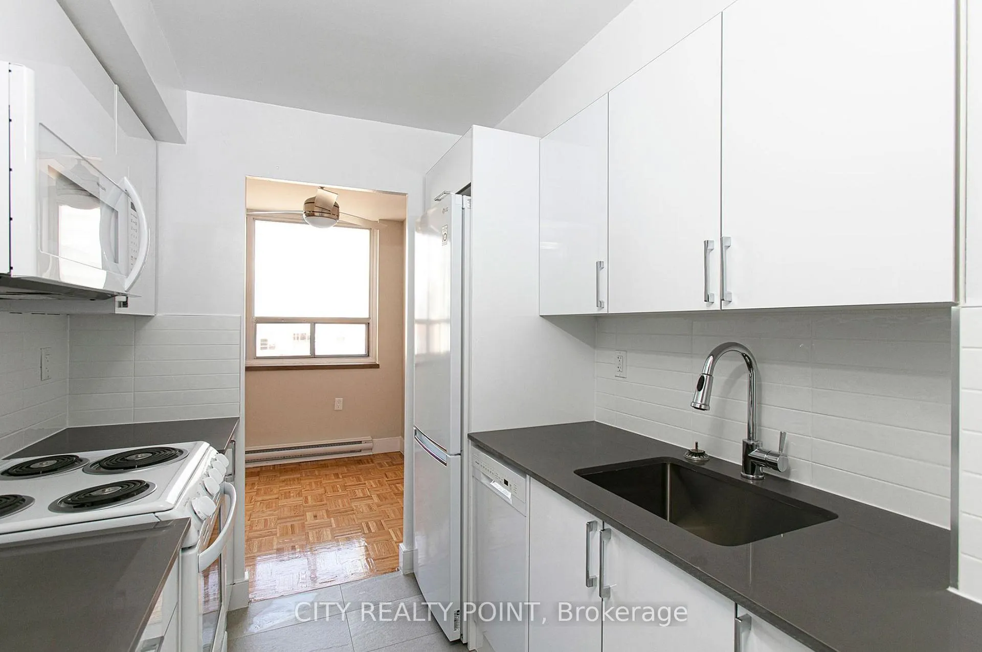Photo 2 of Unit 1002, 55 Isabella Street, Toronto, Church-Yonge Corridor — HOMEH