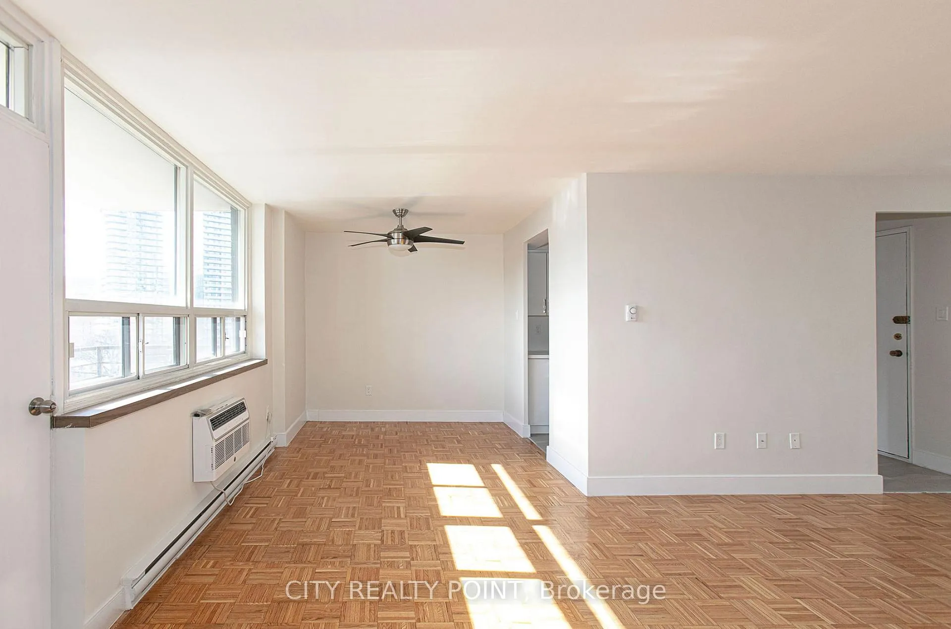 Photo 14 of Unit 1002, 55 Isabella Street, Toronto, Church-Yonge Corridor — HOMEH