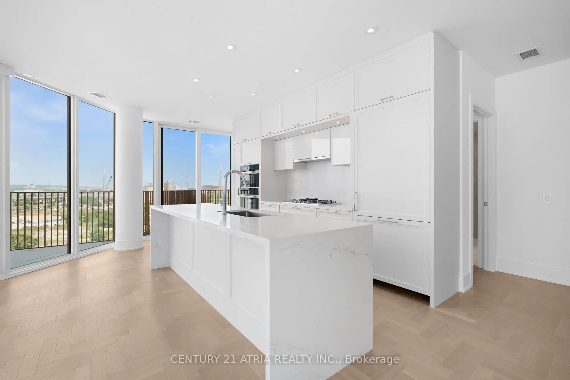 Photo 3 of Unit 1007, 155 Merchants' Wharf, Toronto, Waterfront Communities — HOMEH