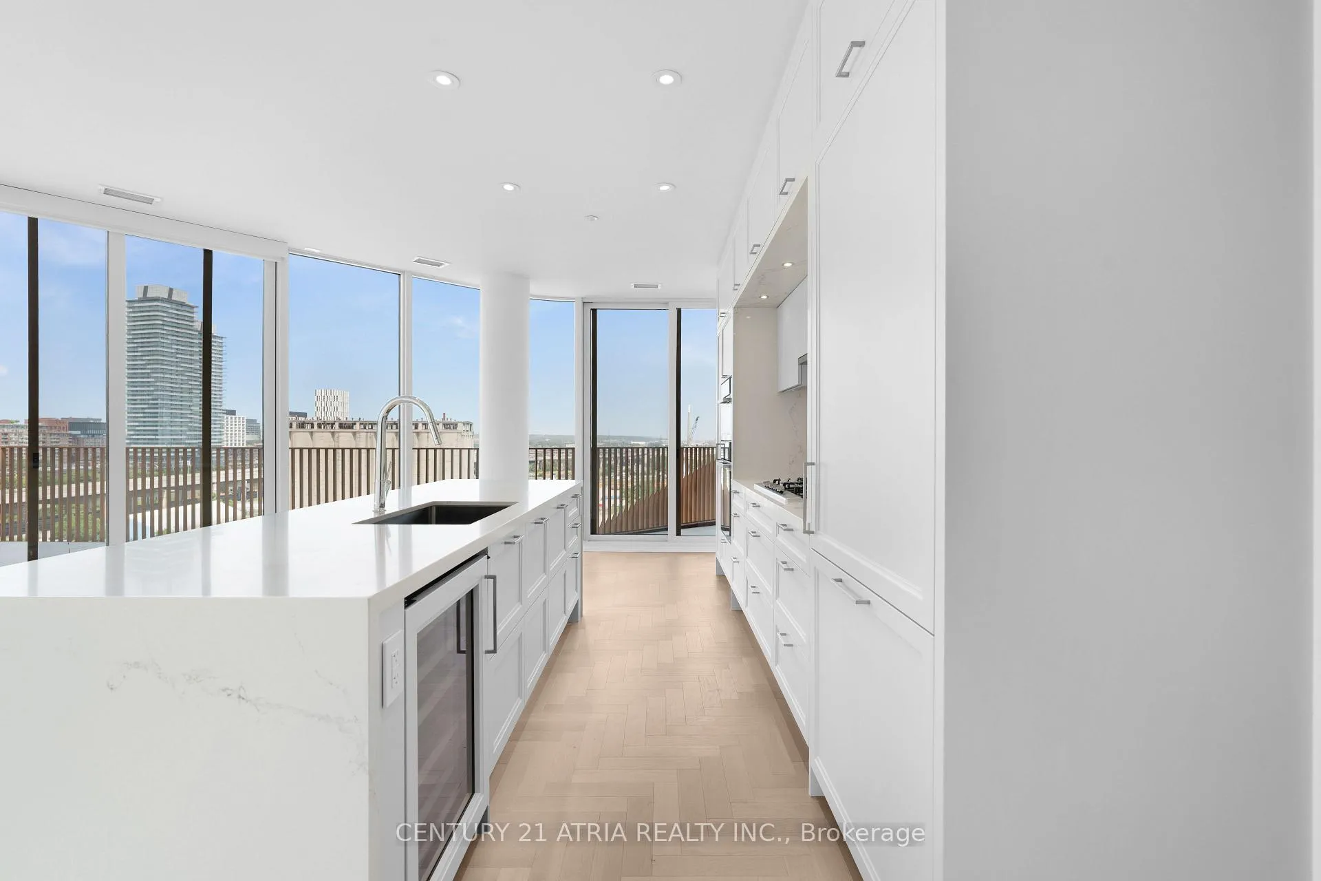 Photo 4 of Unit 1007, 155 Merchants' Wharf, Toronto, Waterfront Communities — HOMEH