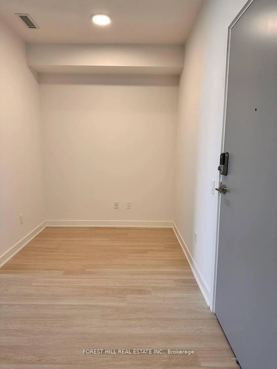 Photo 2 of Unit B1804, 50 Upper Mall Way, Vaughan, Brownridge — HOMEH