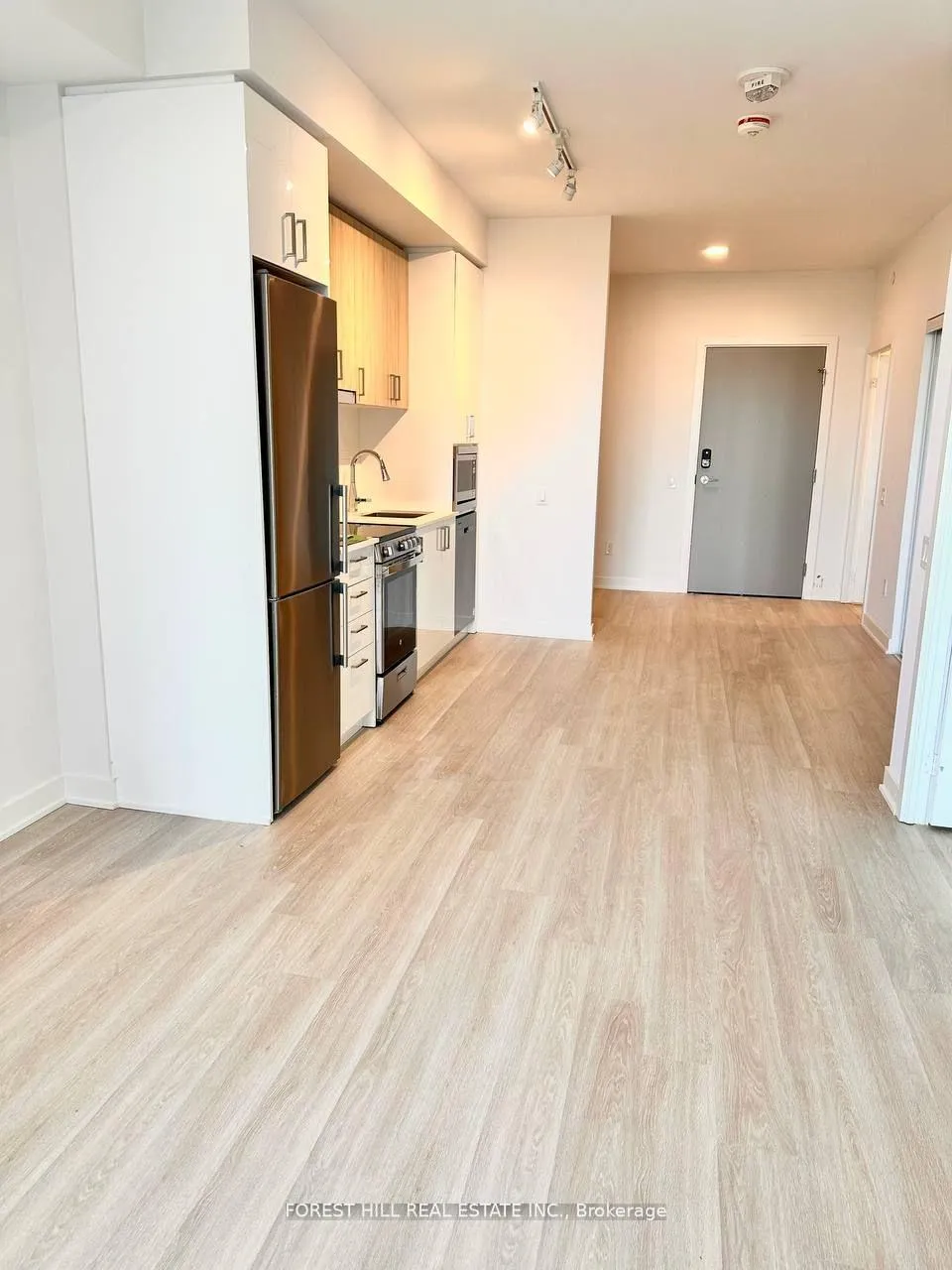 Photo 5 of Unit B1804, 50 Upper Mall Way, Vaughan, Brownridge — HOMEH