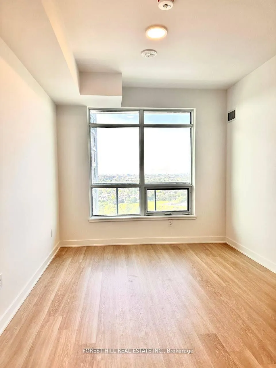 Photo 9 of Unit B1804, 50 Upper Mall Way, Vaughan, Brownridge — HOMEH