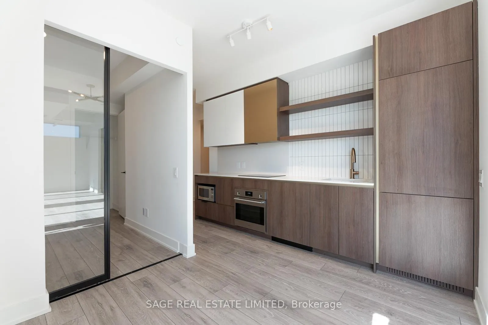 Photo 3 of Unit 407, 1285 Queen Street E, Toronto, Greenwood-Coxwell — HOMEH
