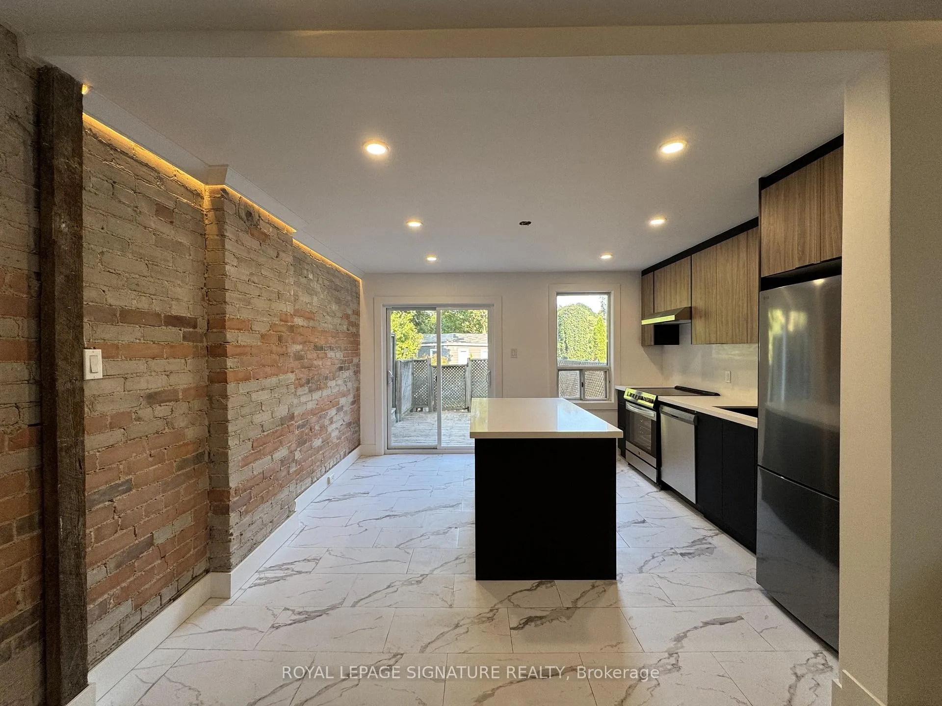 Photo 2 of Unit Main & Lower, 25 Firstbrooke Road, Toronto, East End-Danforth — HOMEH