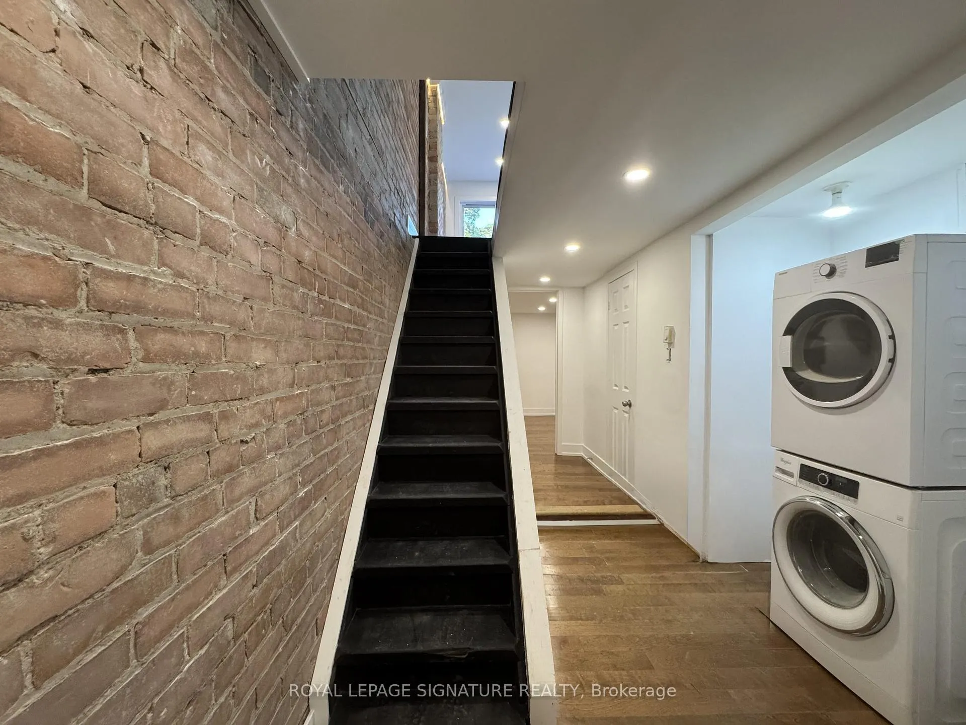 Photo 6 of Unit Main & Lower, 25 Firstbrooke Road, Toronto, East End-Danforth — HOMEH