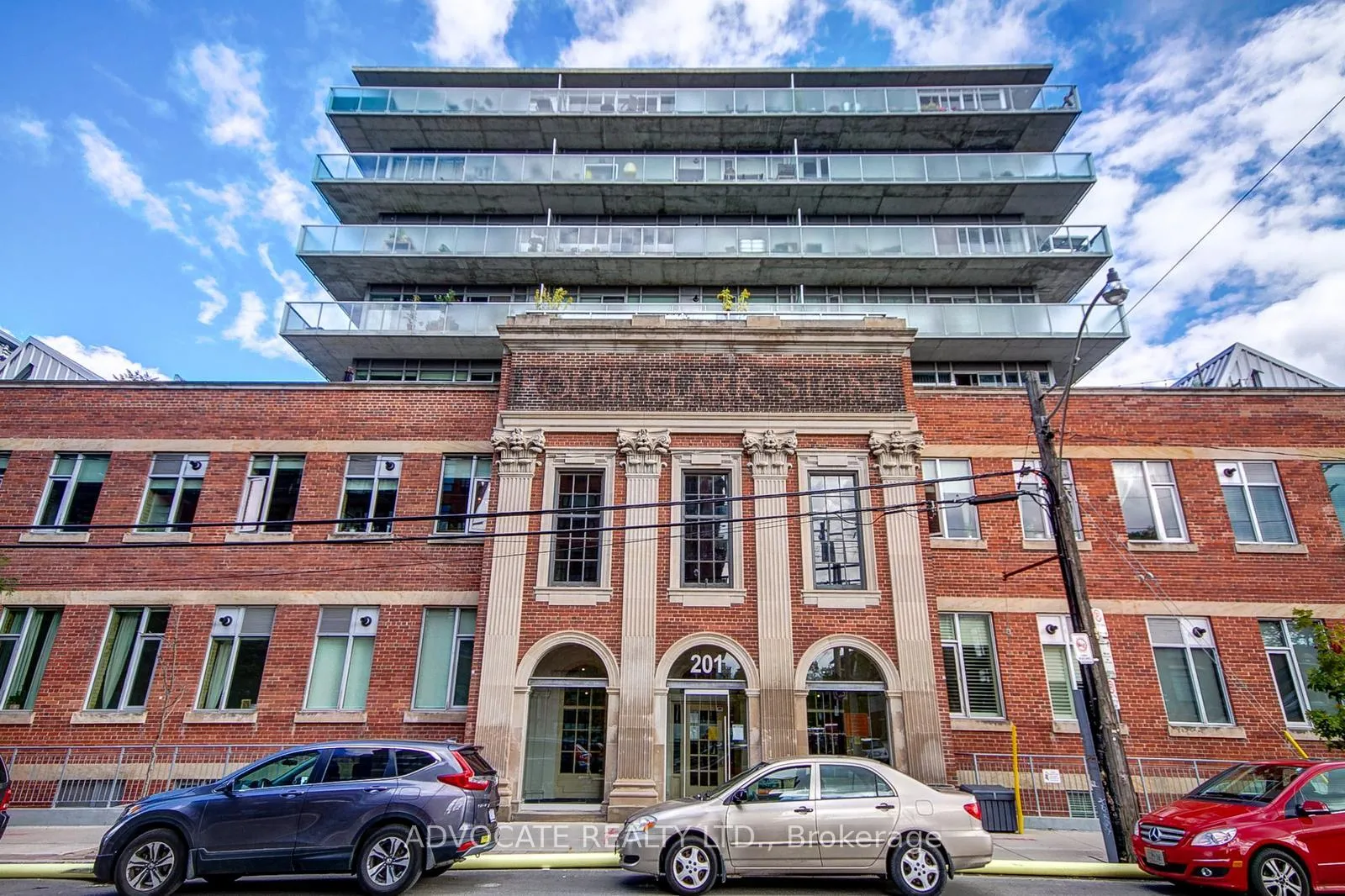 Front of Unit 712, 201 Carlaw Avenue