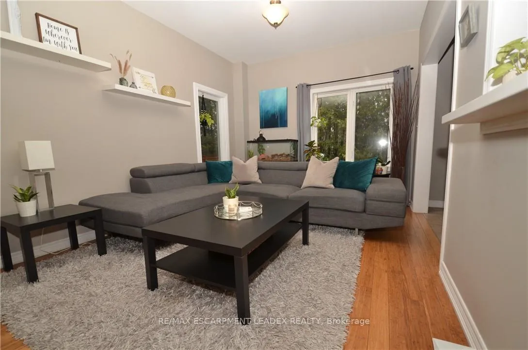 Photo 6 of 42 Myers Lane, Hamilton, Ancaster — HOMEH