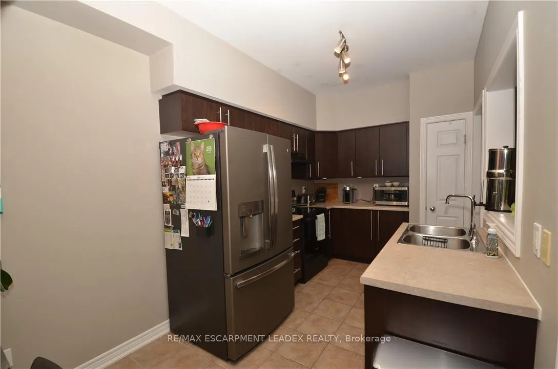 Photo 9 of 42 Myers Lane, Hamilton, Ancaster — HOMEH