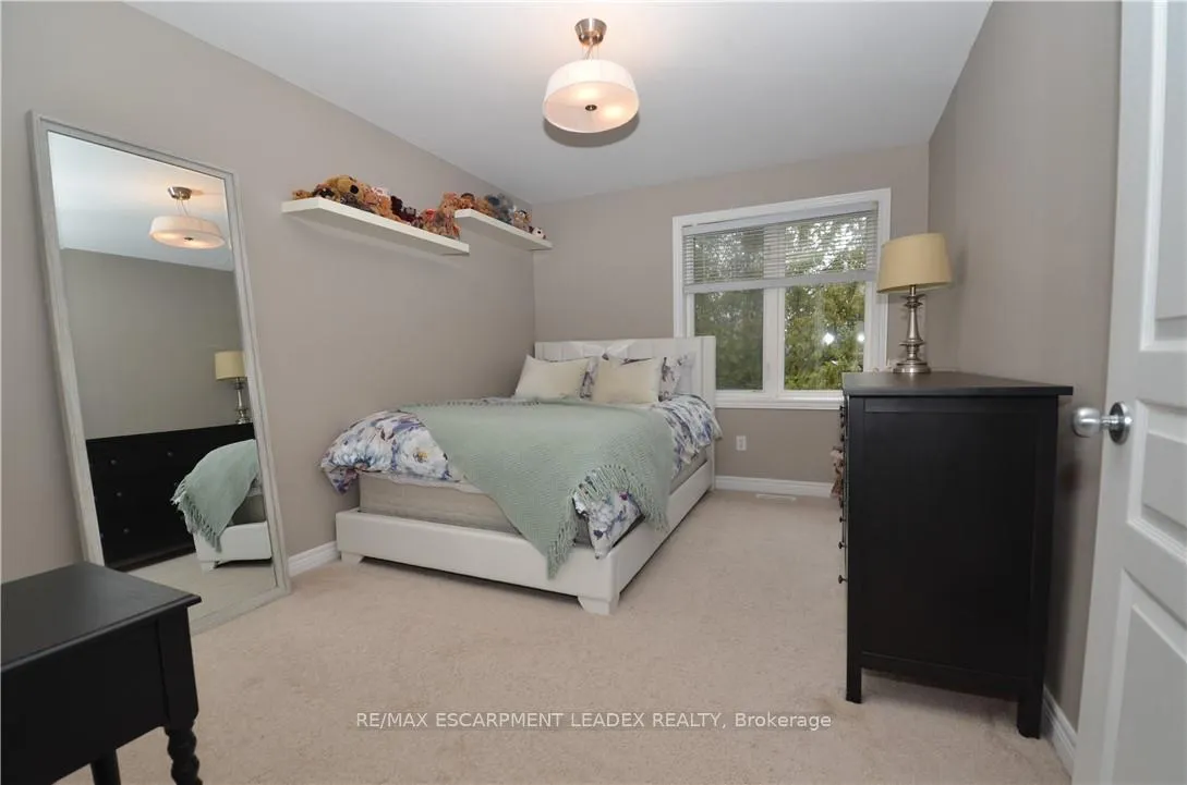 Photo 17 of 42 Myers Lane, Hamilton, Ancaster — HOMEH