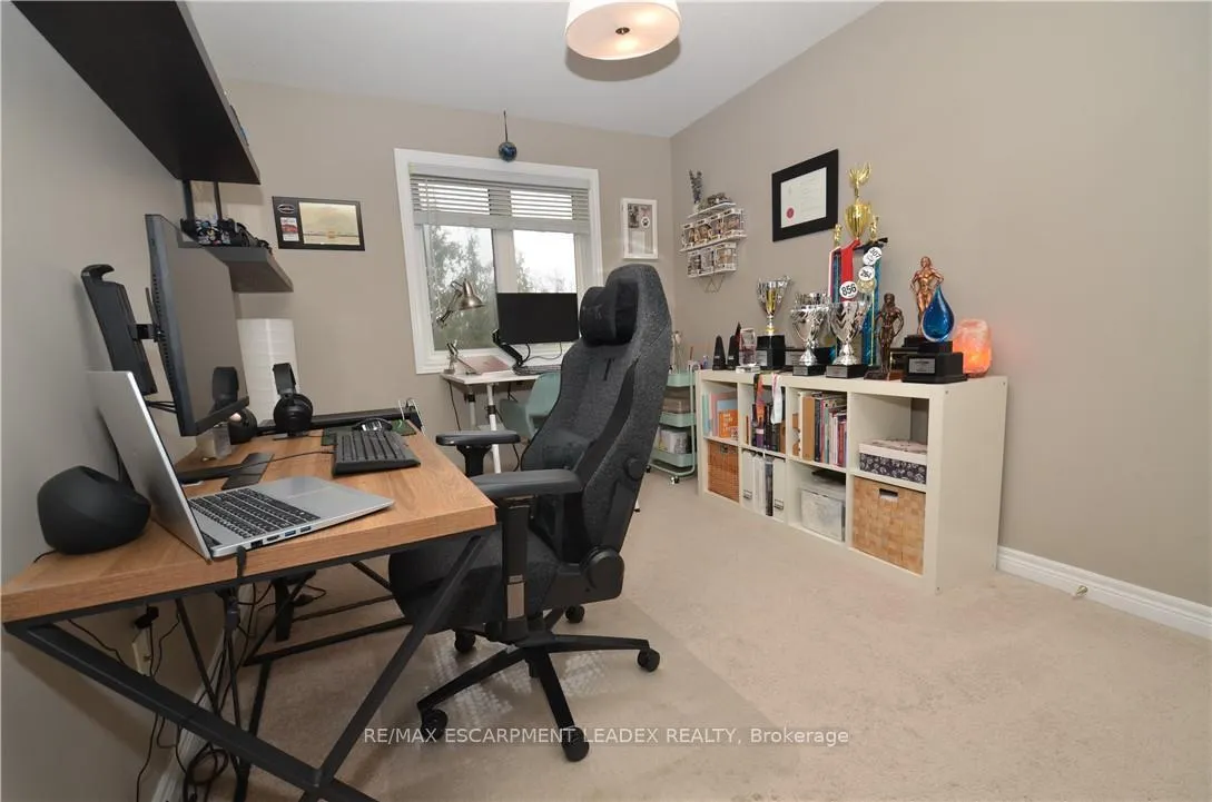 Photo 18 of 42 Myers Lane, Hamilton, Ancaster — HOMEH