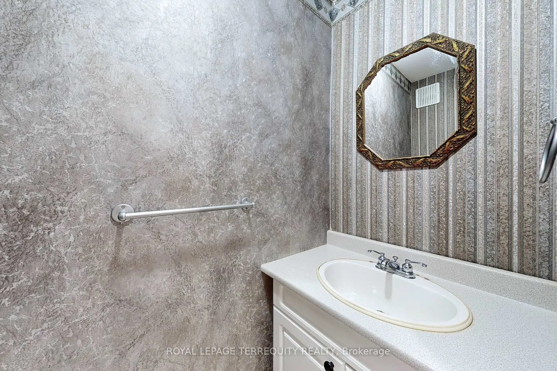 Photo 13 of Unit G, 16 Bond Street, Hamilton, Dundas — HOMEH