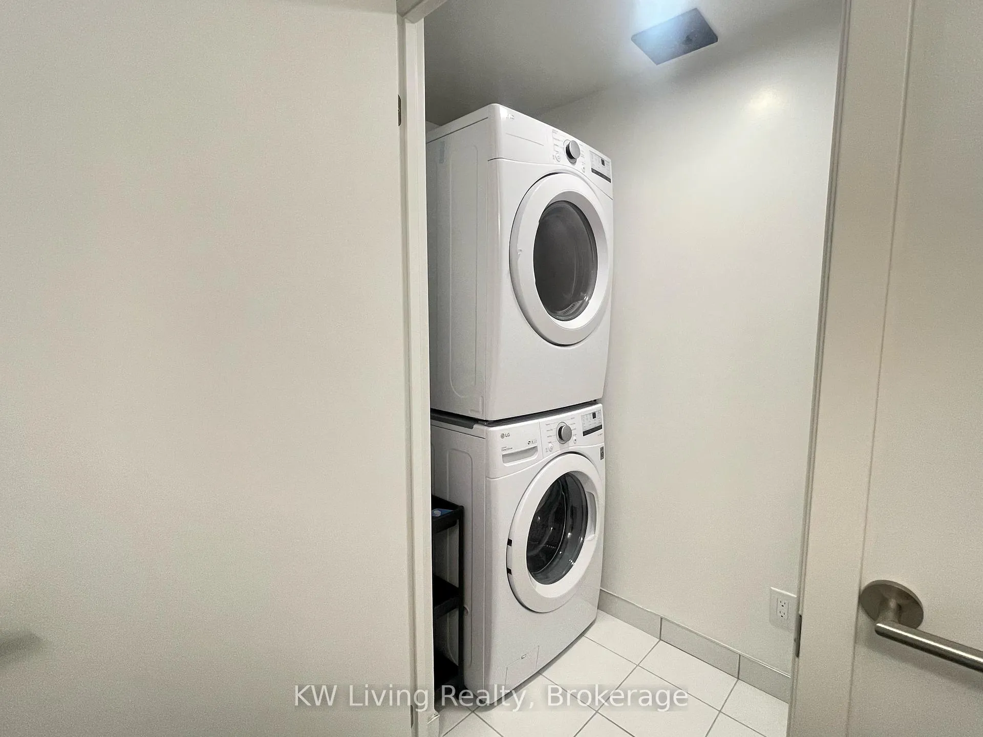 Photo 11 of Unit 1206, 8119 Birchmount Road, Markham, Unionville — HOMEH