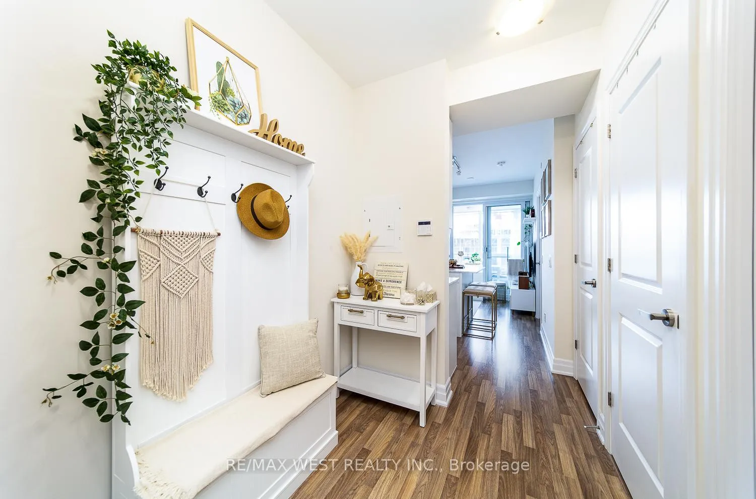 Front of Unit 901, 9085 Jane Street