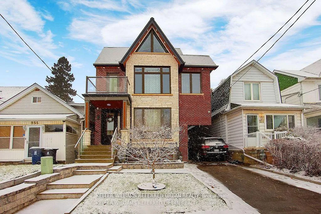Front of Unit LOWER, 253 Cedarvale Avenue