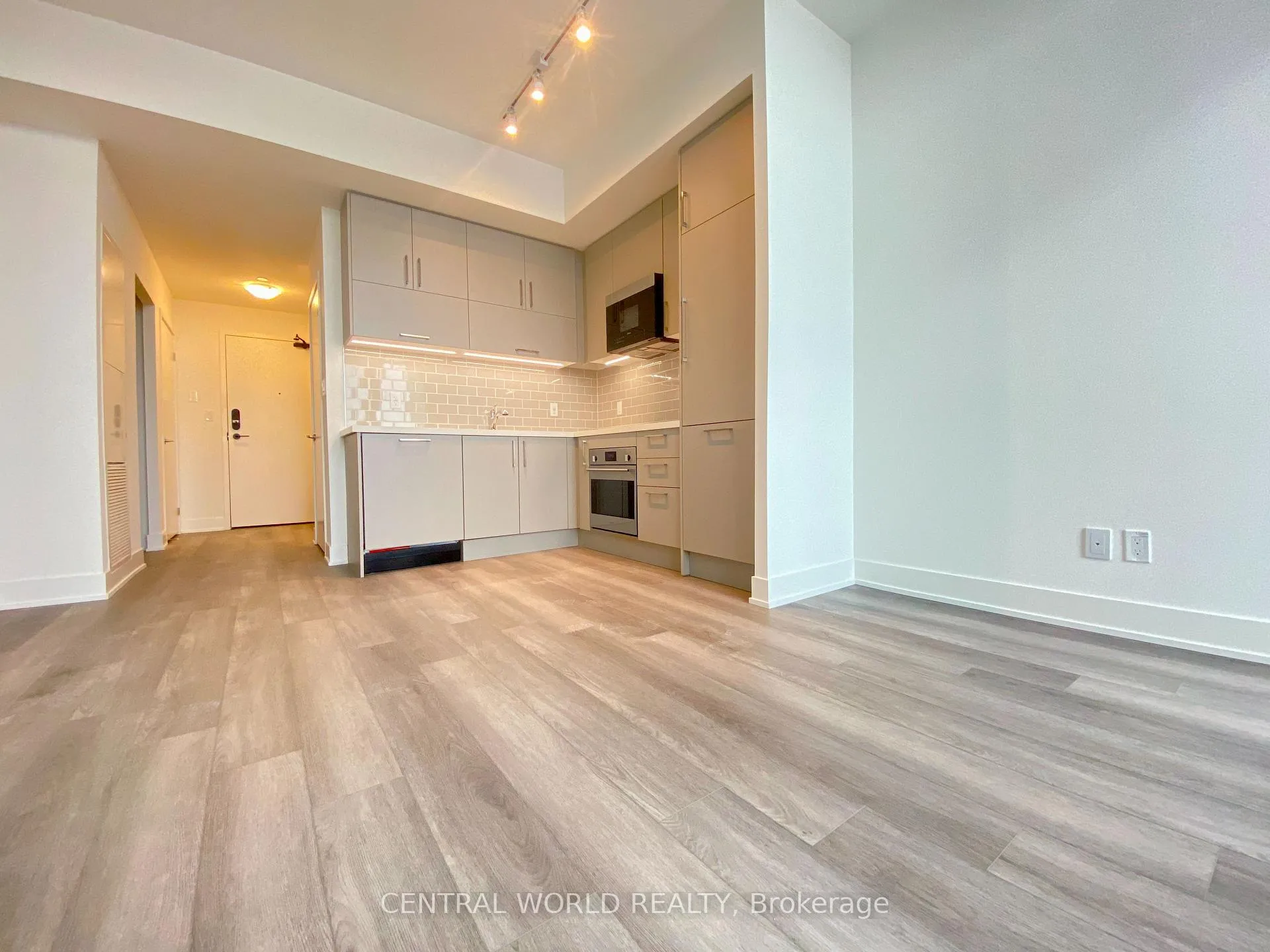 Photo 3 of Unit 610, 38 Andre De Grasse Street, Markham, Unionville — HOMEH