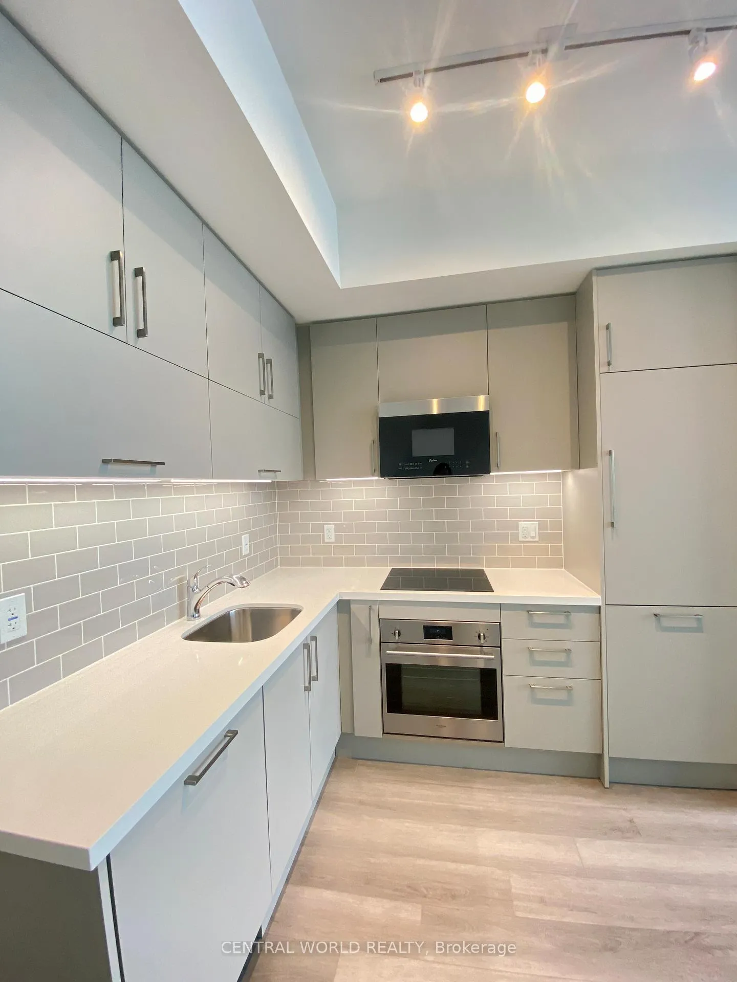 Photo 5 of Unit 610, 38 Andre De Grasse Street, Markham, Unionville — HOMEH