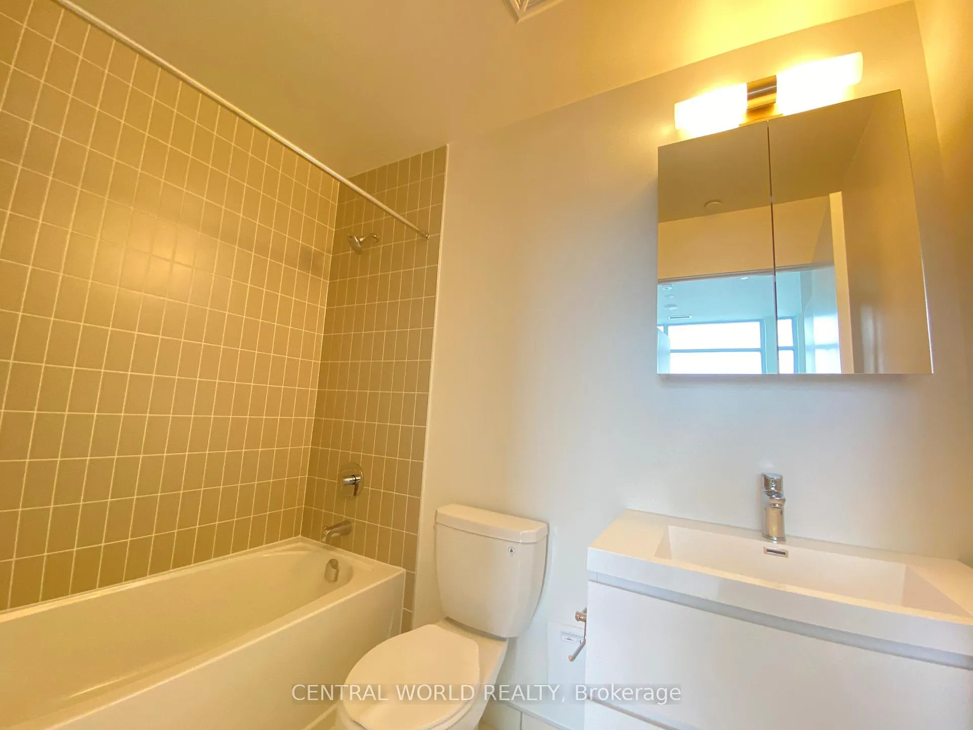 Photo 8 of Unit 610, 38 Andre De Grasse Street, Markham, Unionville — HOMEH