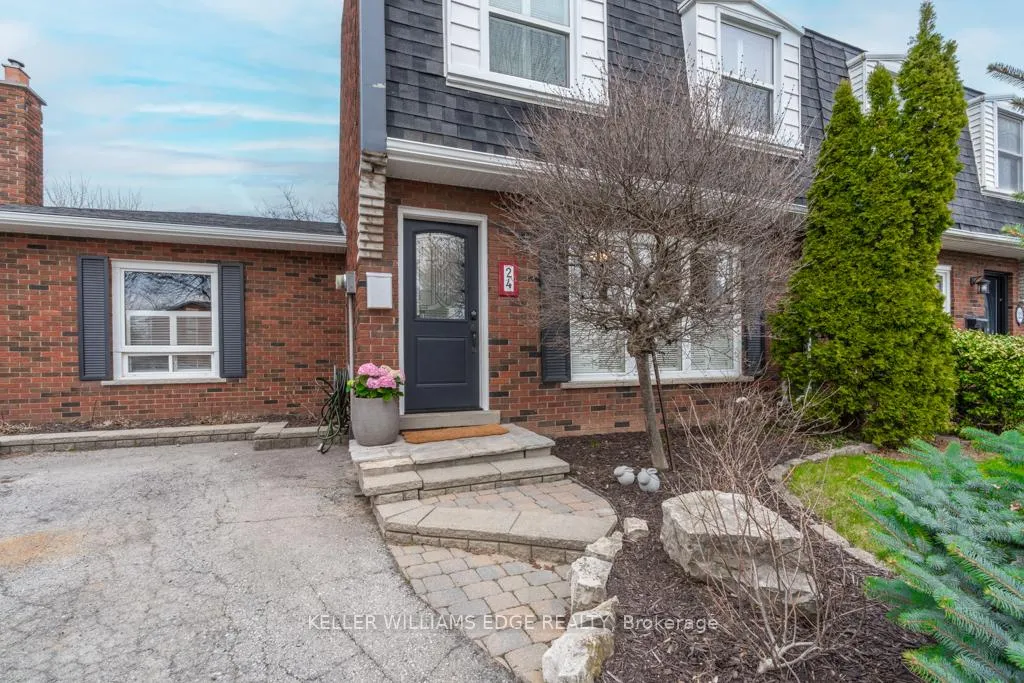 Photo 2 of 24 Bentley Place, Hamilton, Gilbert — HOMEH