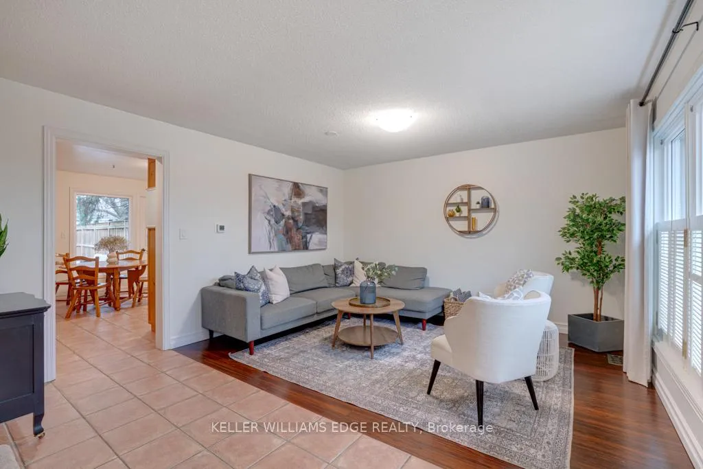 Photo 3 of 24 Bentley Place, Hamilton, Gilbert — HOMEH