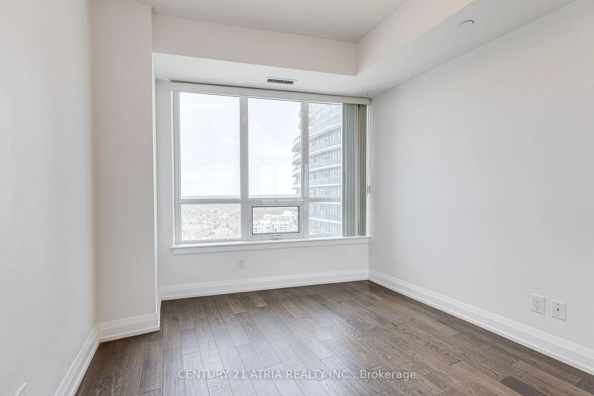 Photo 9 of Unit 2533, 7161 Yonge Street, Markham, Thornhill — HOMEH