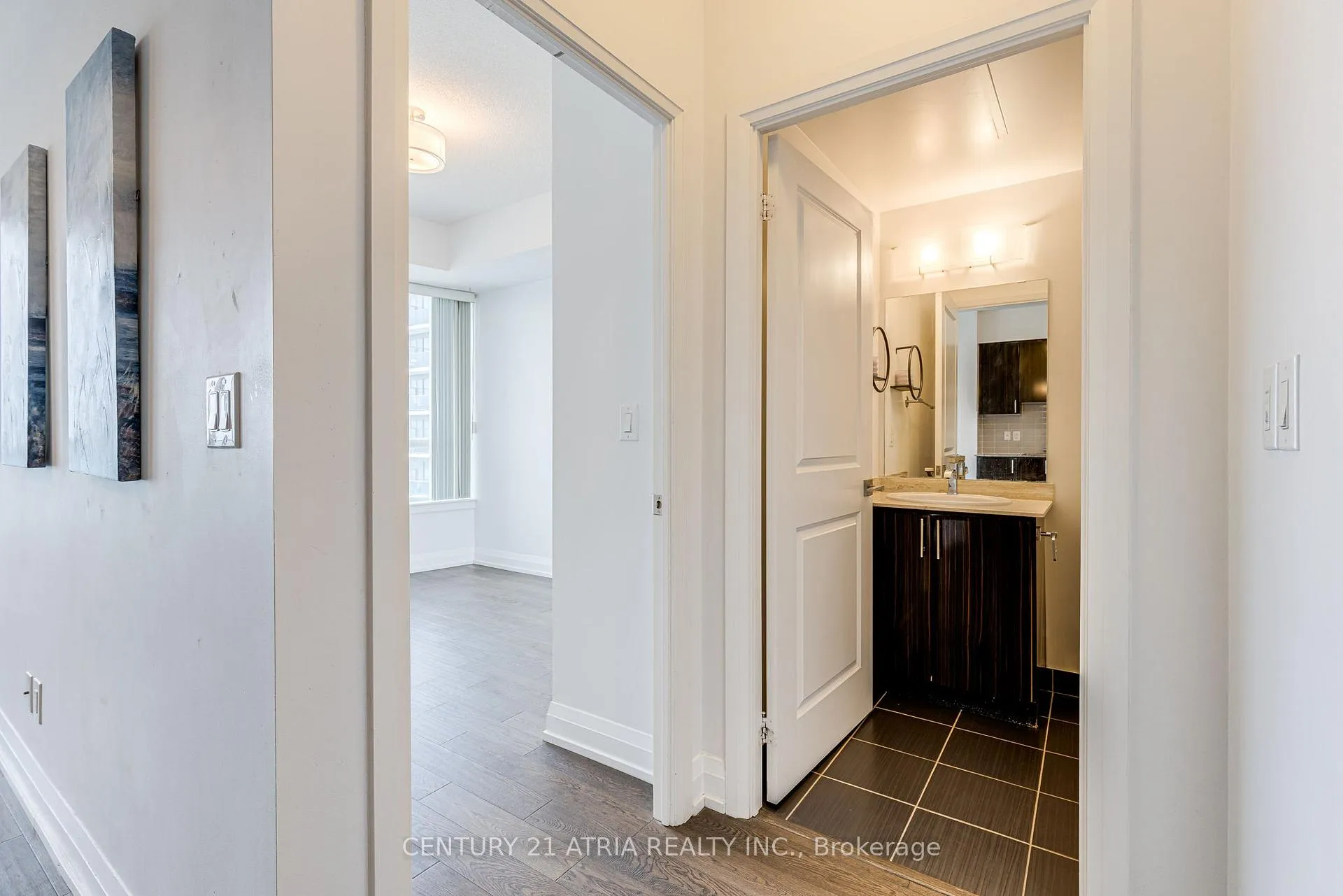 Photo 11 of Unit 2533, 7161 Yonge Street, Markham, Thornhill — HOMEH