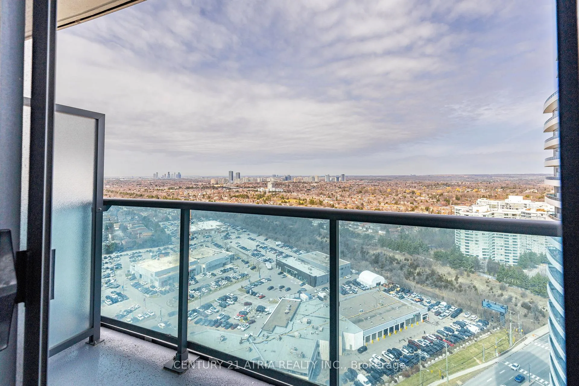 Photo 15 of Unit 2533, 7161 Yonge Street, Markham, Thornhill — HOMEH
