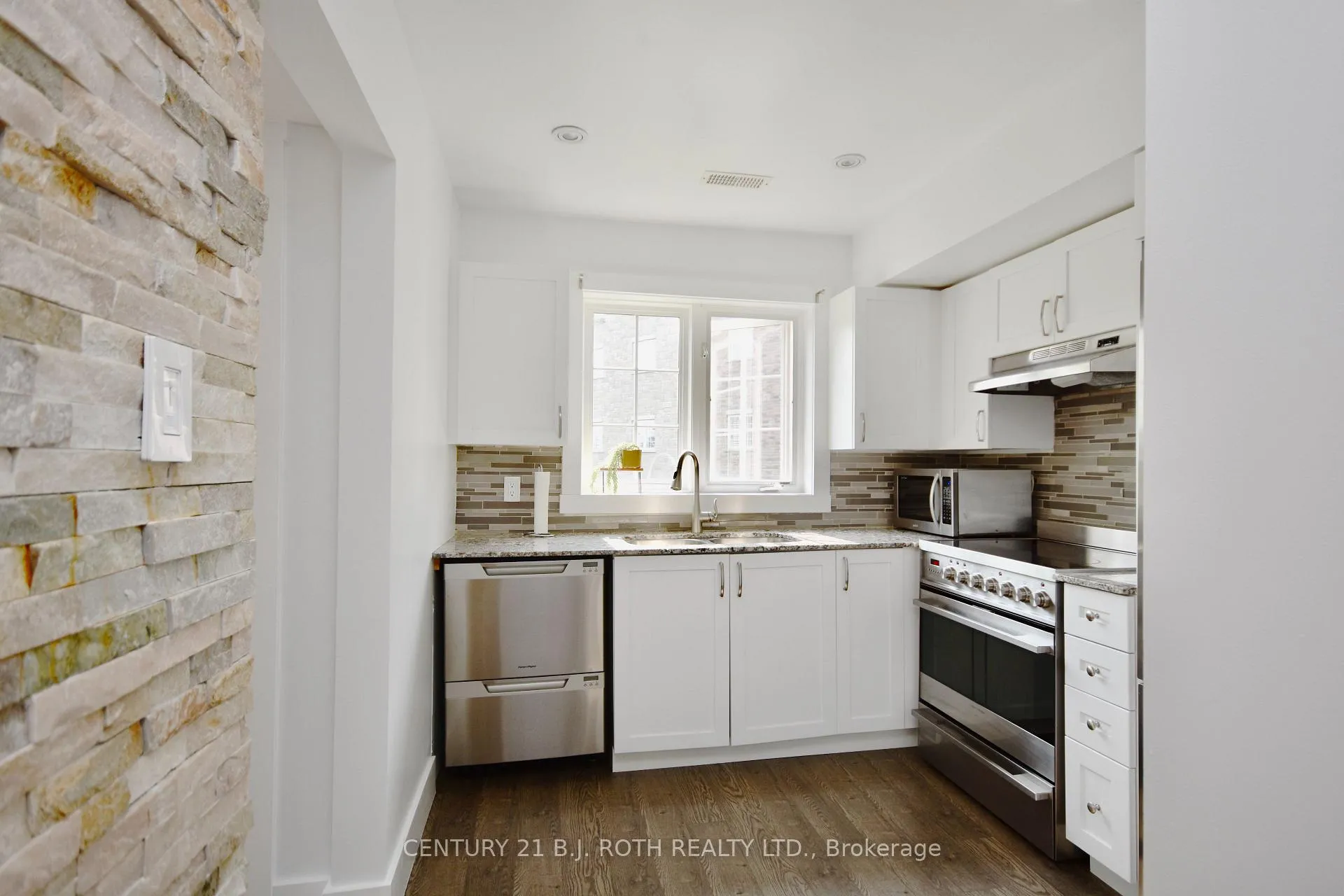 Photo 6 of Unit 6, 51 Ferndale Drive, Barrie, Ardagh — HOMEH