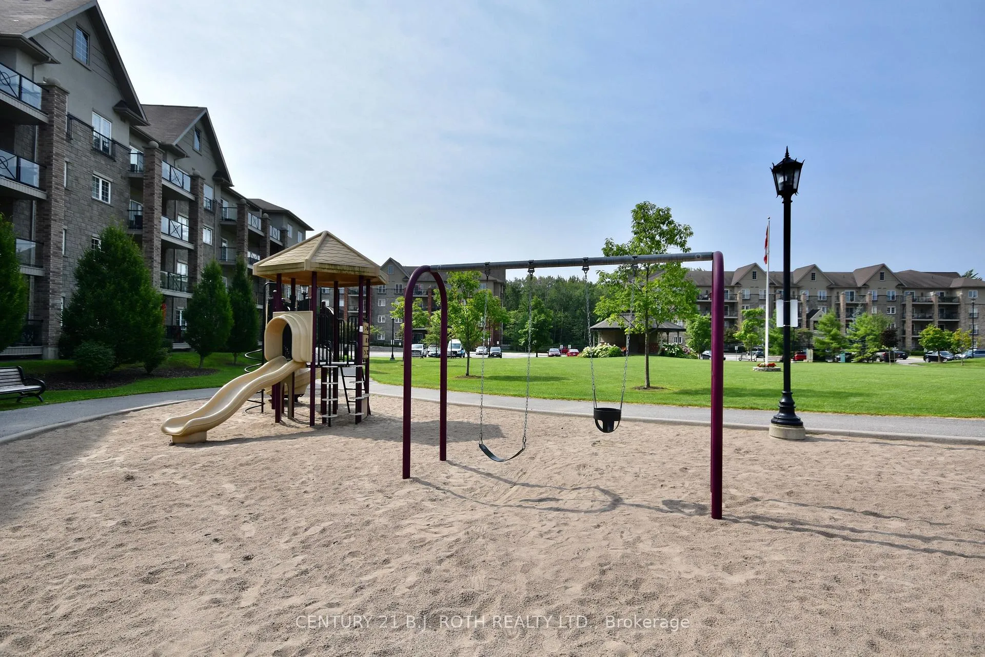 Photo 16 of Unit 6, 51 Ferndale Drive, Barrie, Ardagh — HOMEH