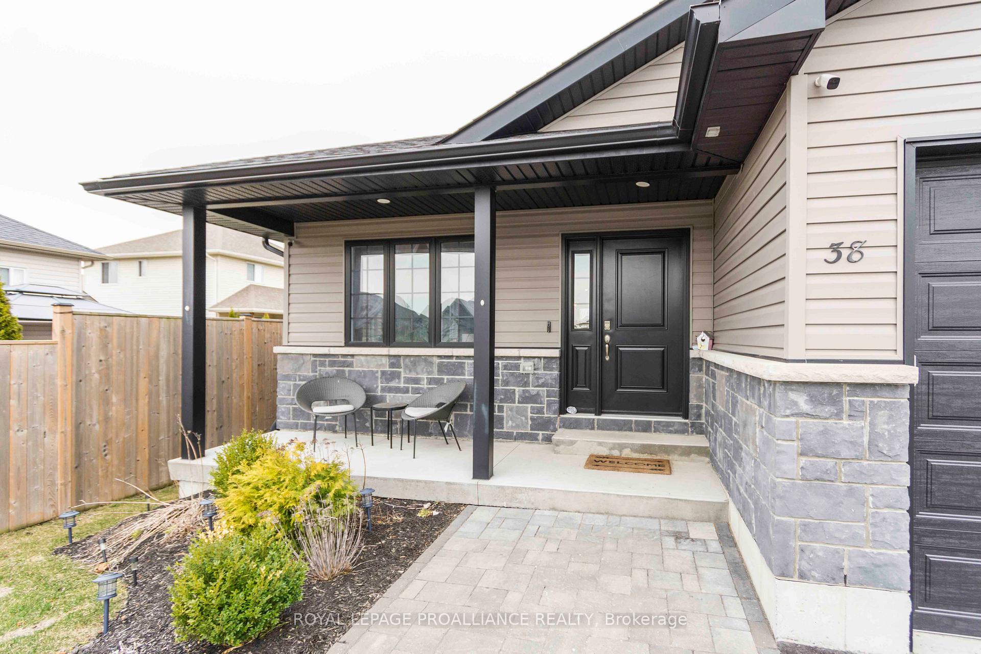 Photo 2 of 38 Deacon Place, Belleville, Belleville Ward — HOMEH