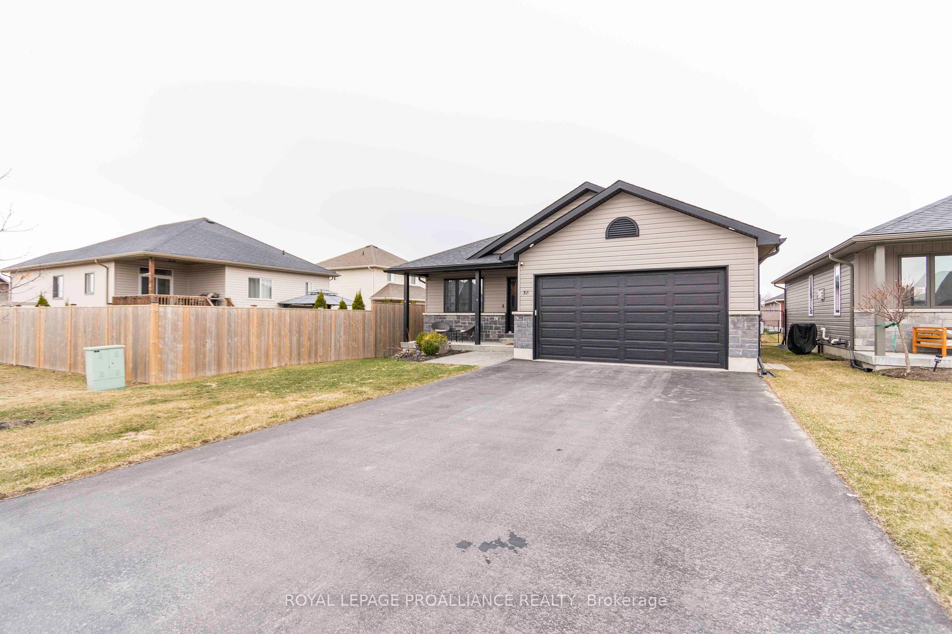 Photo 3 of 38 Deacon Place, Belleville, Belleville Ward — HOMEH