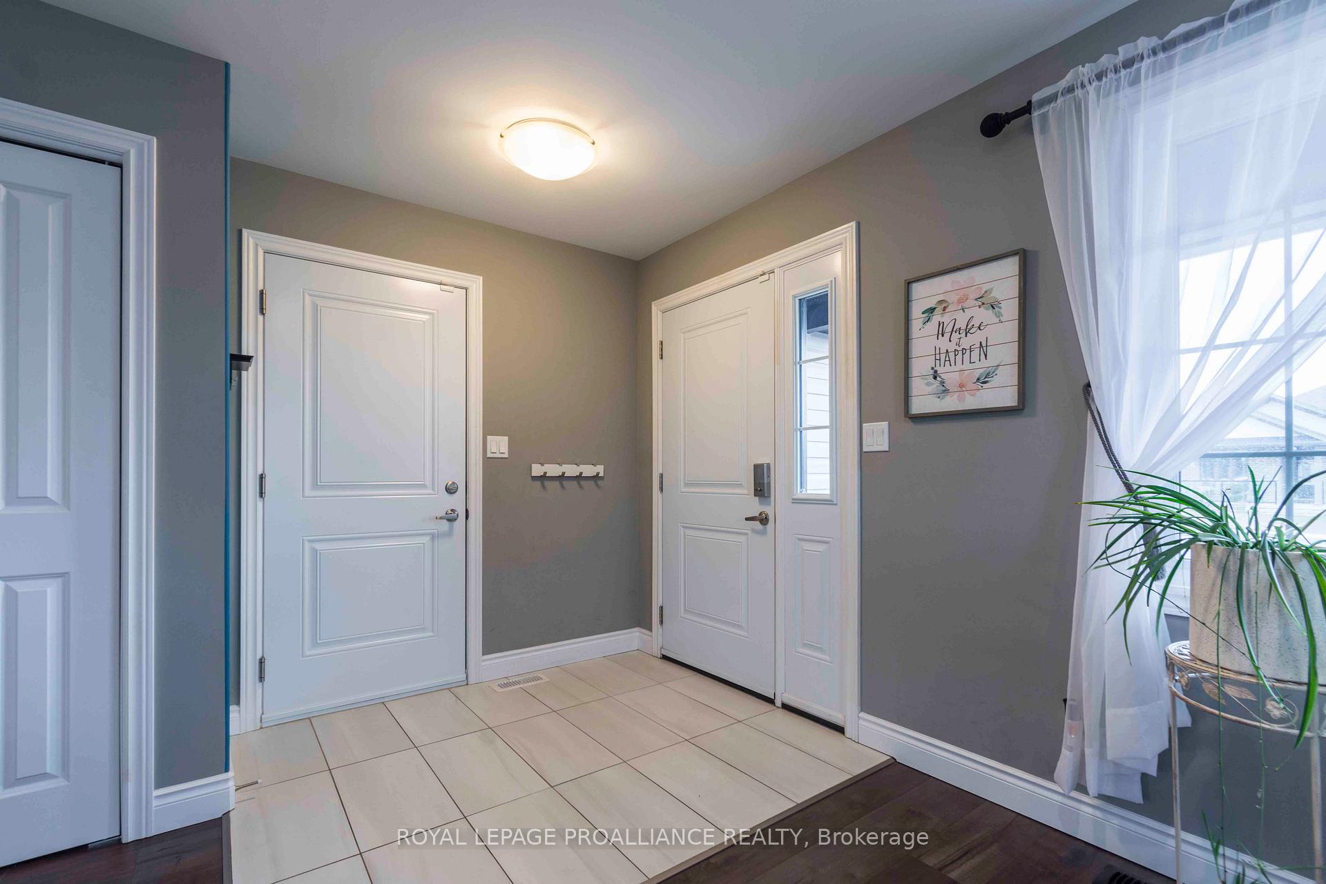 Photo 4 of 38 Deacon Place, Belleville, Belleville Ward — HOMEH