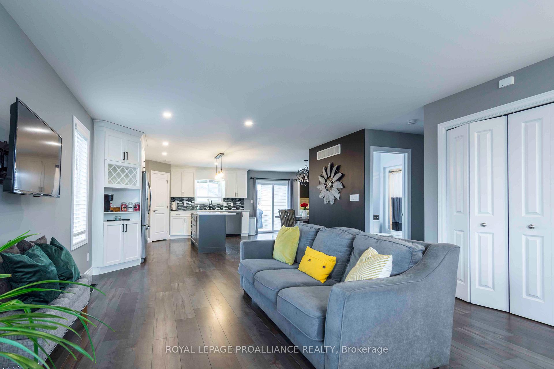 Photo 7 of 38 Deacon Place, Belleville, Belleville Ward — HOMEH