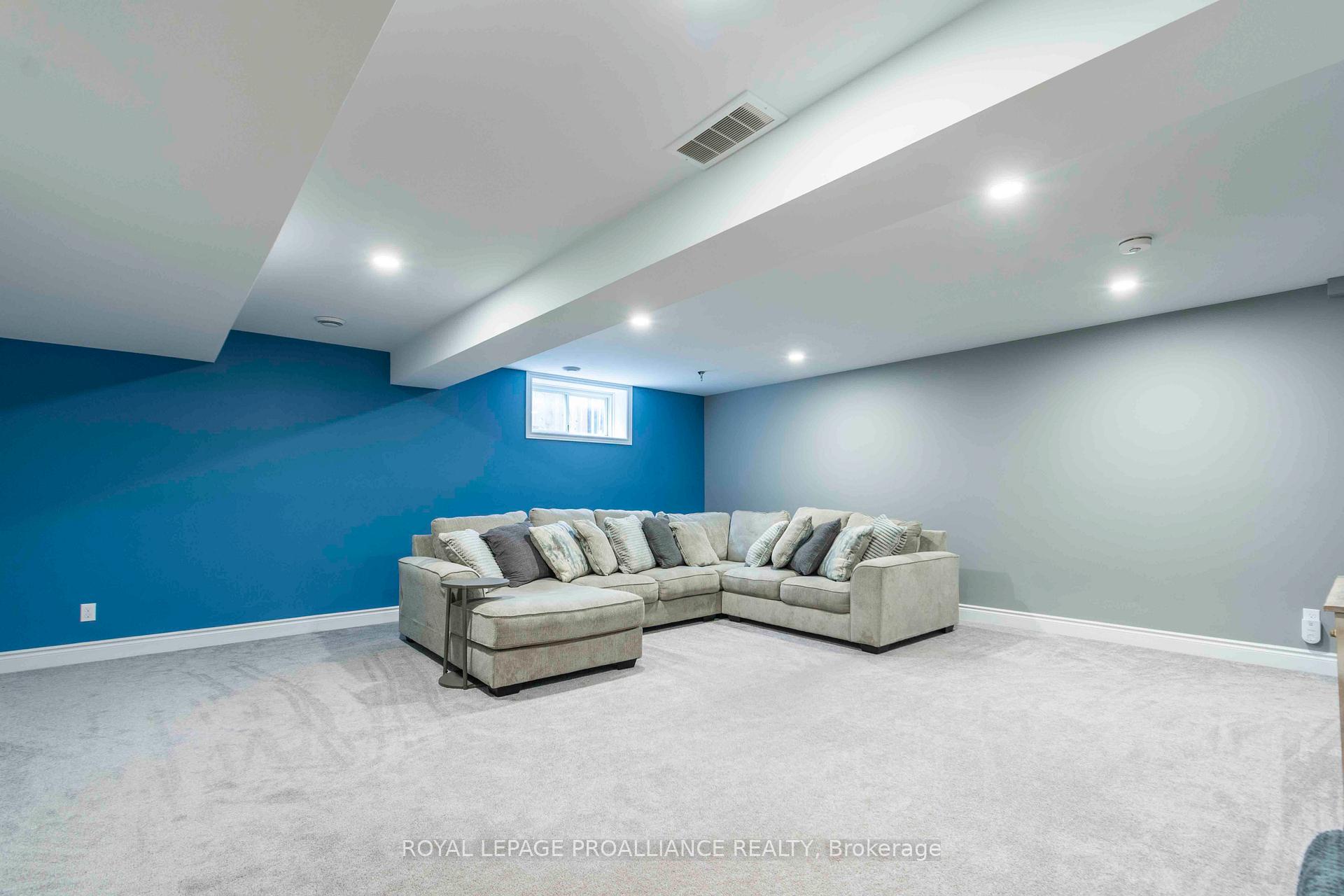 Photo 21 of 38 Deacon Place, Belleville, Belleville Ward — HOMEH
