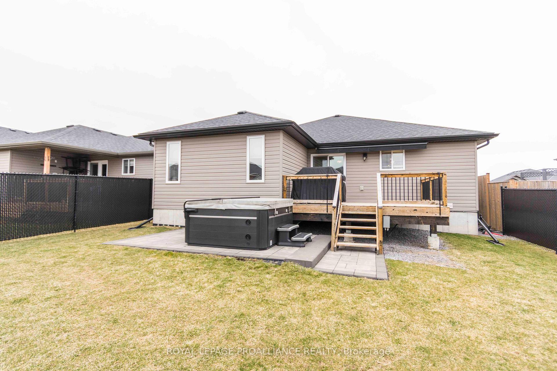 Photo 32 of 38 Deacon Place, Belleville, Belleville Ward — HOMEH