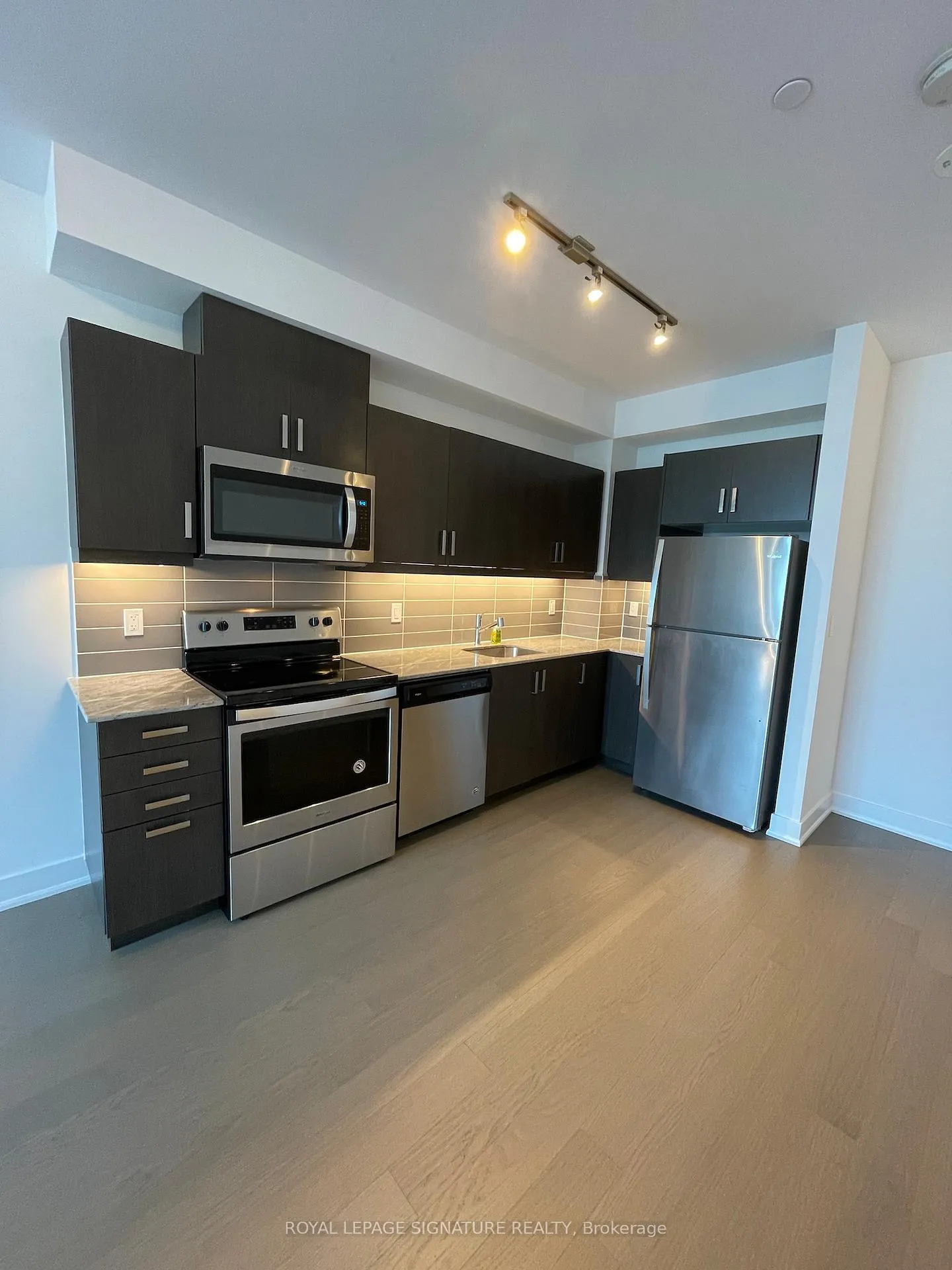 Photo 6 of Unit 904, 1486 Bathurst Street, Toronto, Humewood-Cedarvale — HOMEH