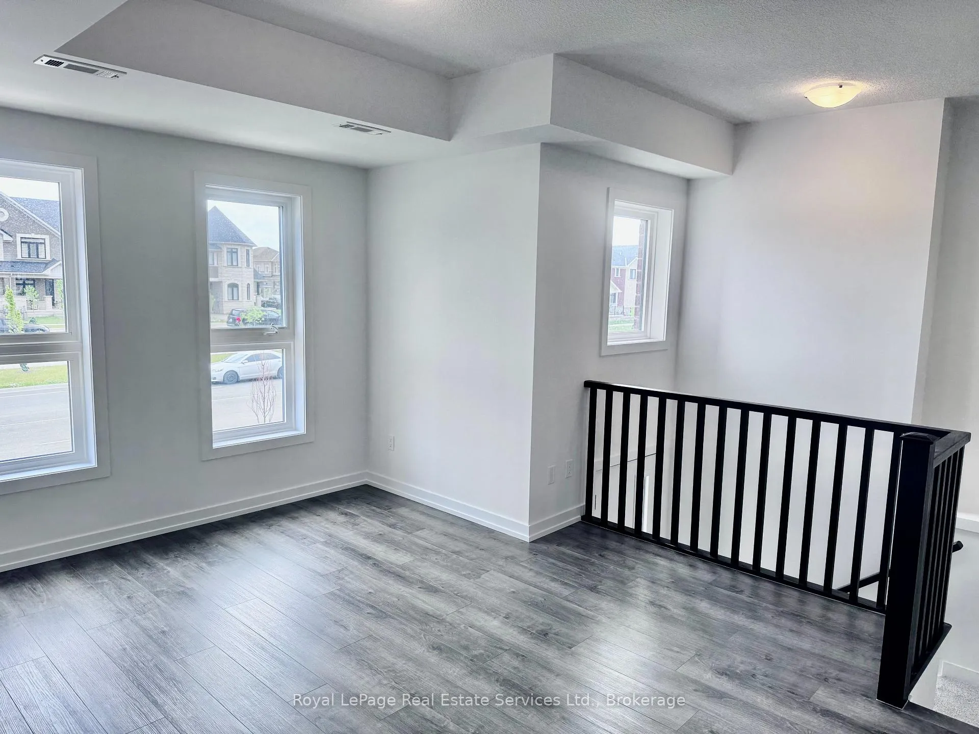 Photo 2 of 235 Burke Street, Hamilton, Waterdown — HOMEH
