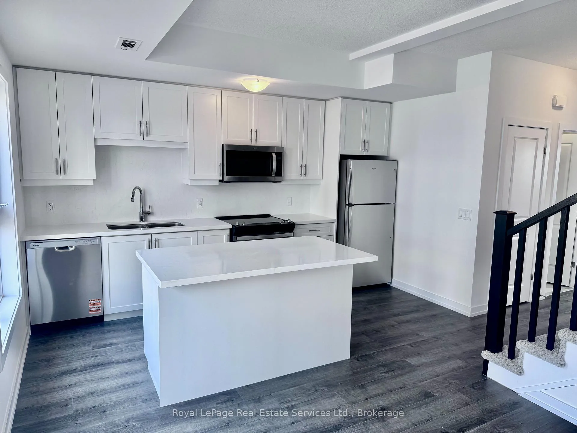 Photo 4 of 235 Burke Street, Hamilton, Waterdown — HOMEH
