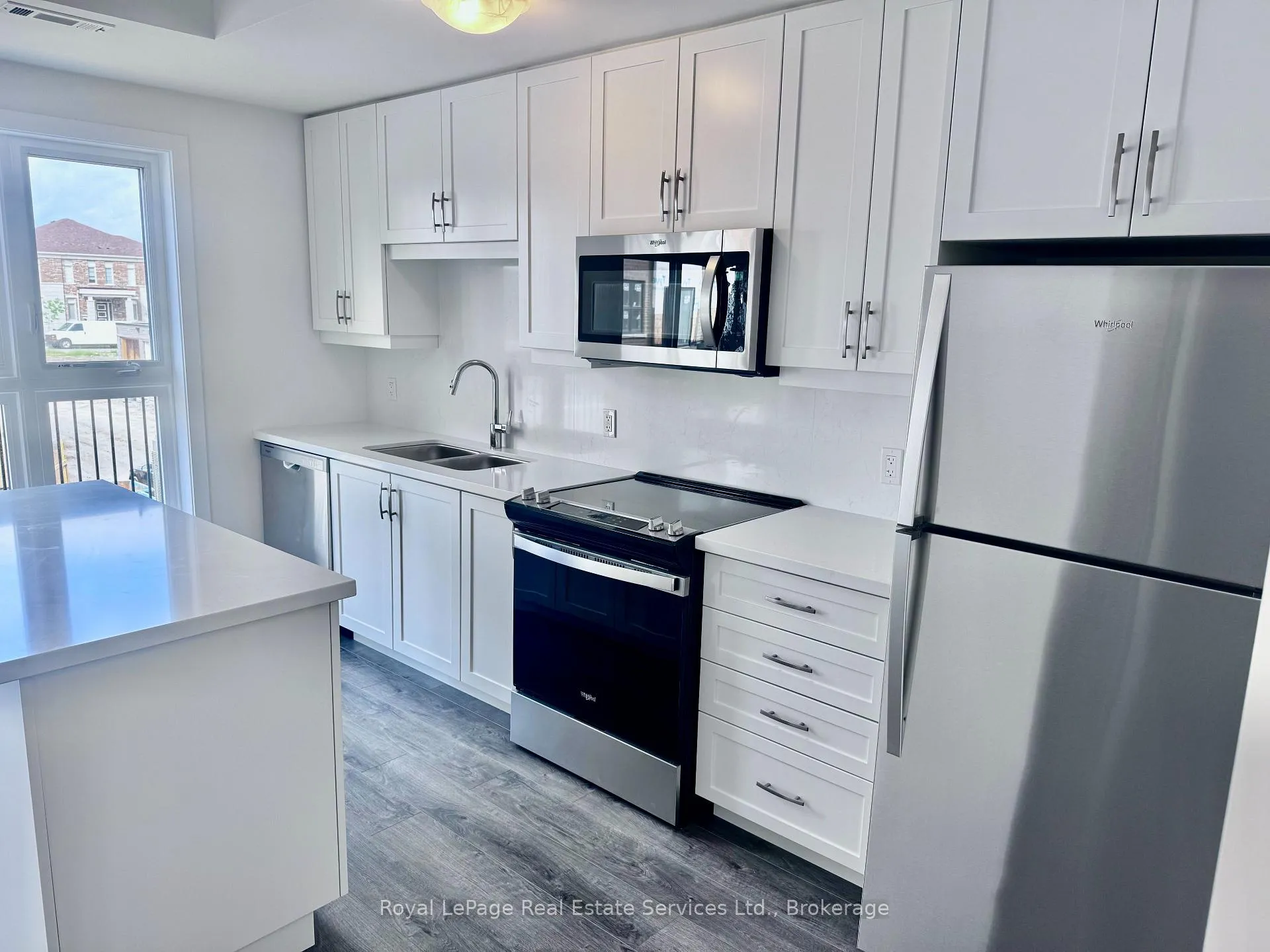 Photo 5 of 235 Burke Street, Hamilton, Waterdown — HOMEH